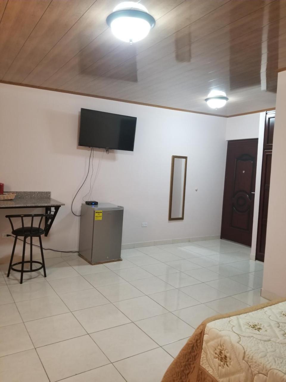 B&d Hostal